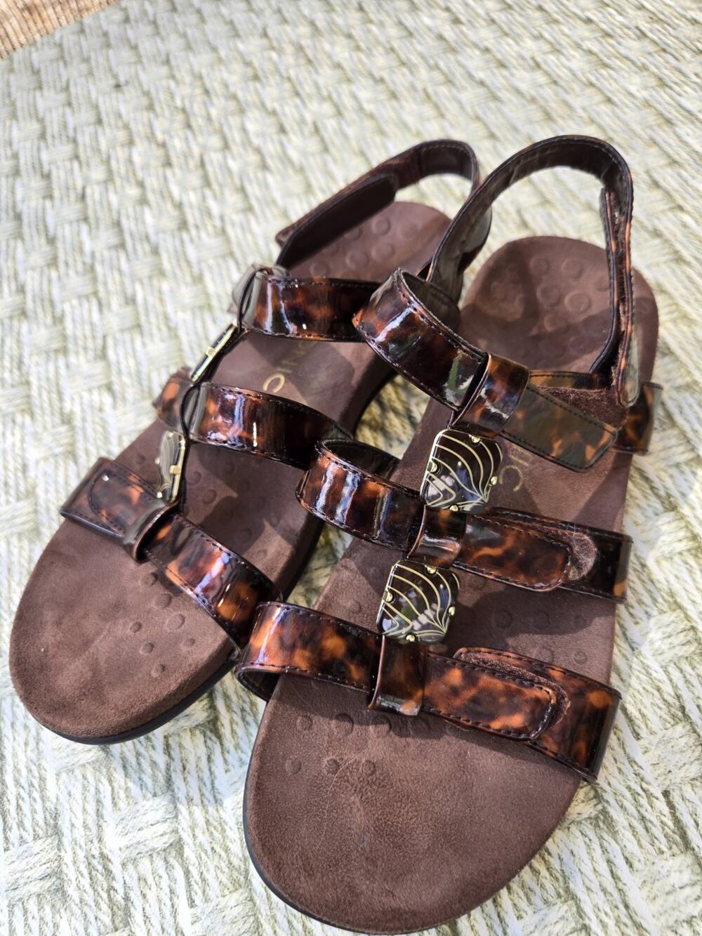 Vionic Amber Women’s 8 Brown Orthotic Comfort Sandals Adjustable T-Strap